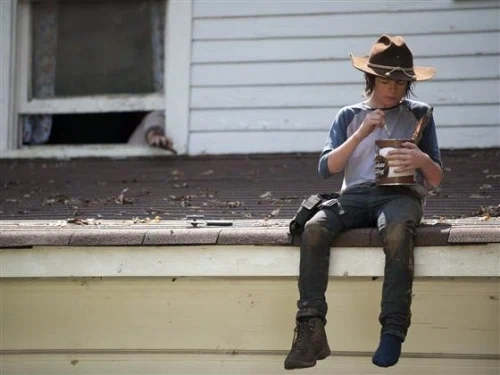 9 Life or Death Items We Wish the Walking Dead Cast Had in Season 4