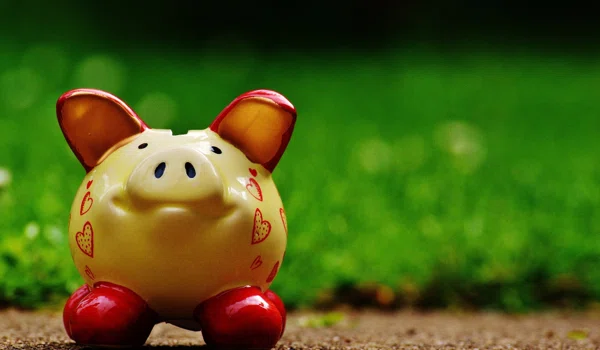 9 Things to Always Buy at the Dollar Store