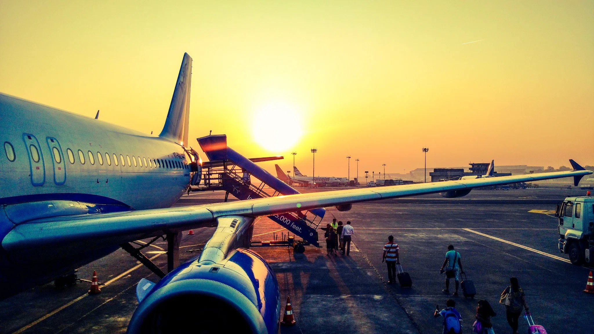 25-facts-about-airplane-food-you-might-not-want-to-know