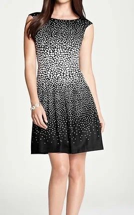 Ann Taylor Offers 30% Off Sitewide And Free Shipping