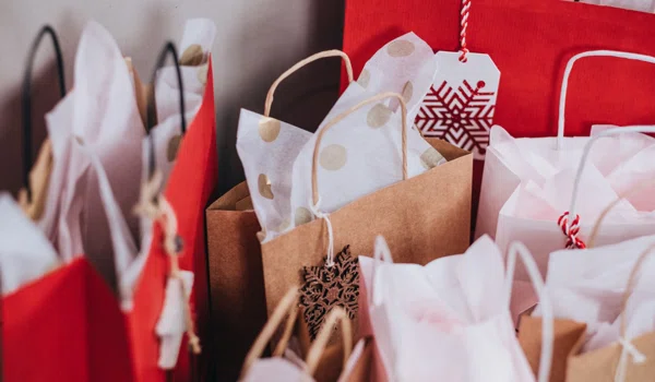Influencers: How to Earn More by Creating Gift Guides & Product Roundup Reviews