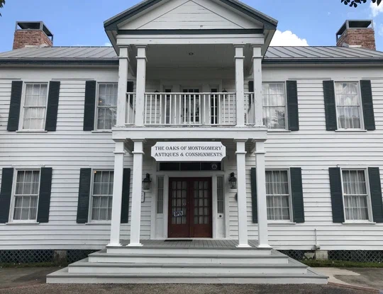 The Oaks of Montgomery Antiques